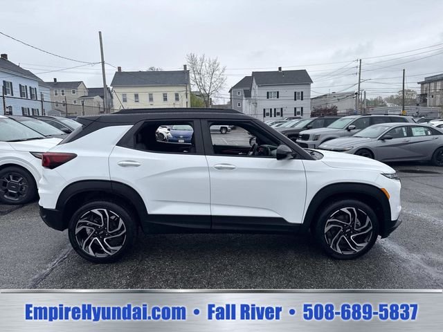 Used 2024 Summit White Chevrolet RS image 3