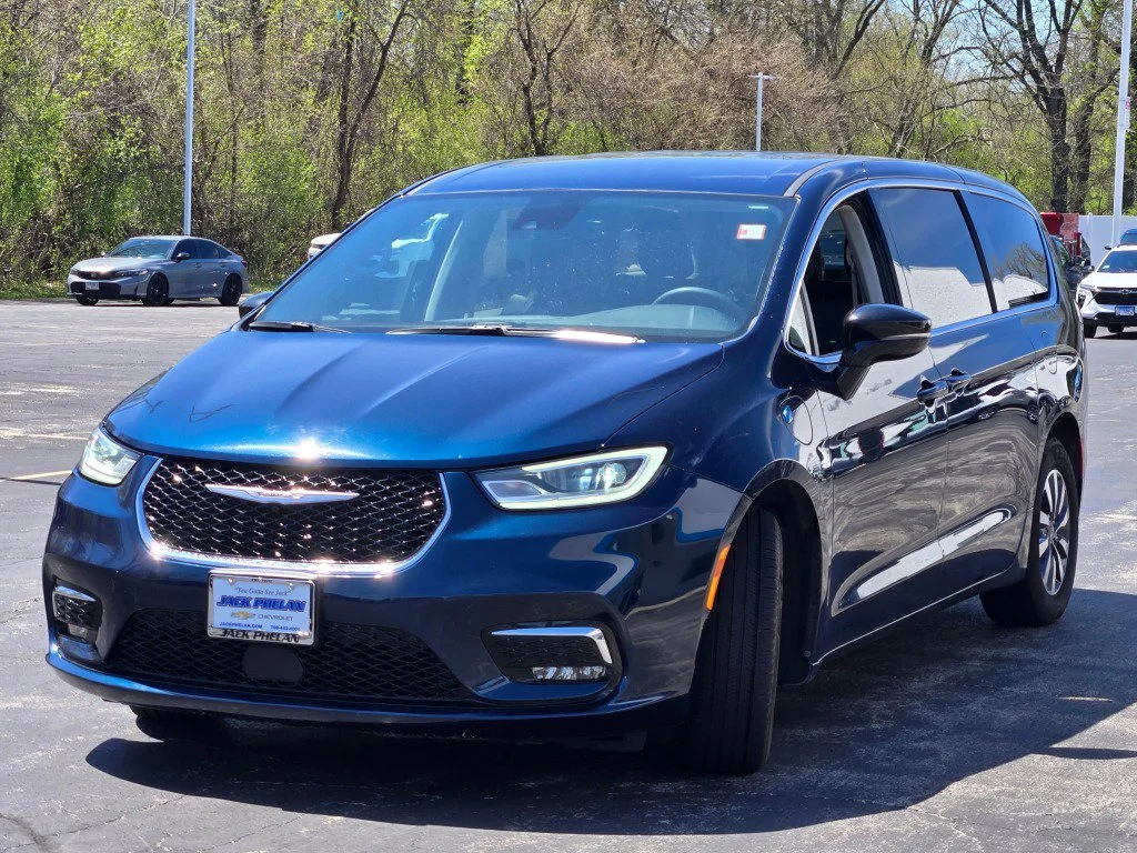 Used 2024 Fathom Blue Pearl Chrysler Hybrid Select image 5