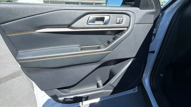New 2026 Space White Metallic Ford Tremor® image 18