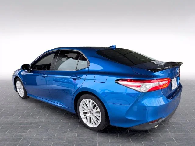 Used 2020 Blue Toyota XLE image 5