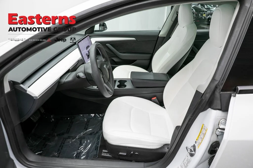 Used 2023 White Tesla Base image 15
