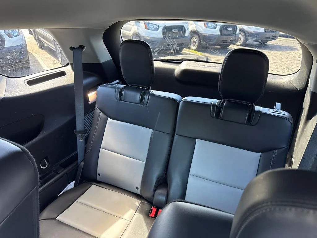 Used 2023 Silver Ford XLT image 10