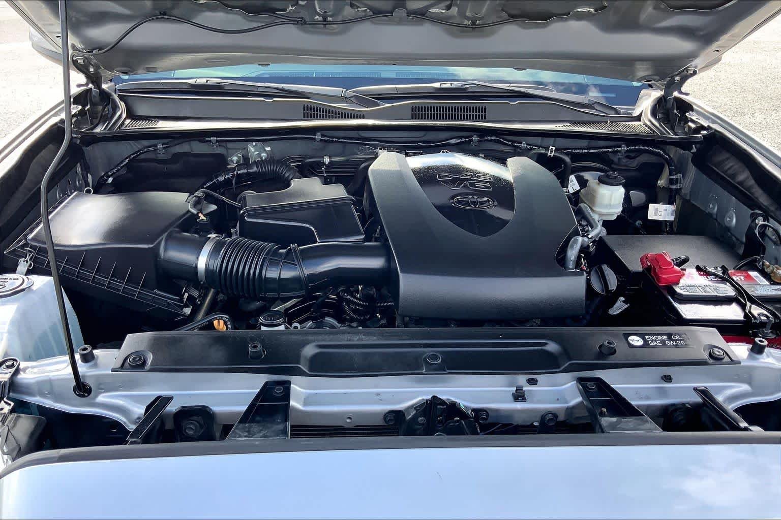 Used 2019 Silver Sky Metallic Toyota SR5 image 31