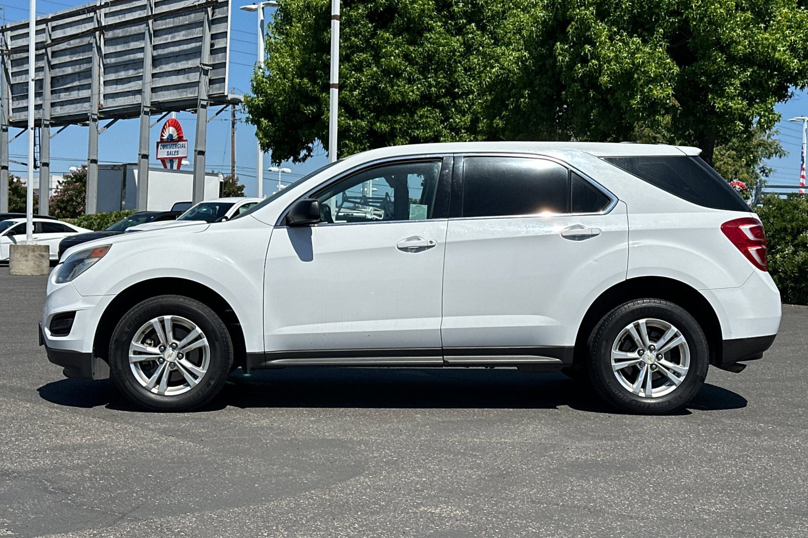 Used 2016 Summit White Chevrolet LS image 7