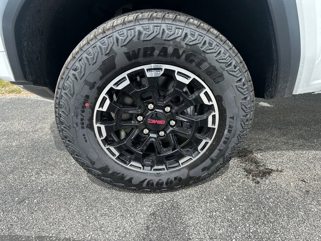 New 2026 Summit White GMC AT4 image 10