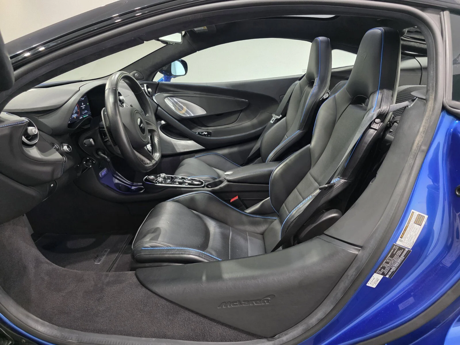 Used 2023 MSO Volcano Blue McLaren  image 6
