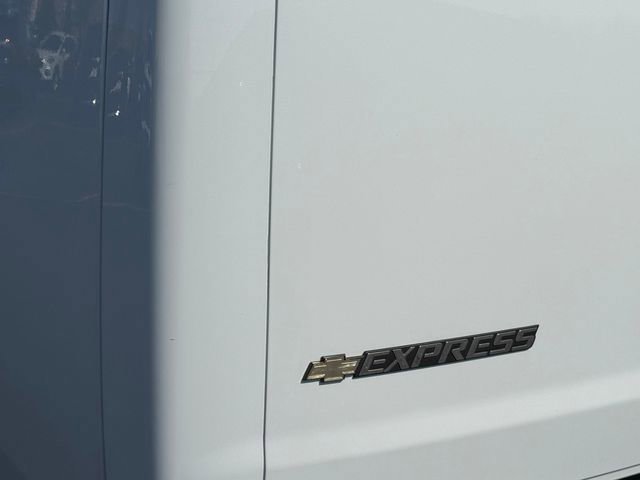 Used 2023 Summit White Chevrolet 1LT image 24