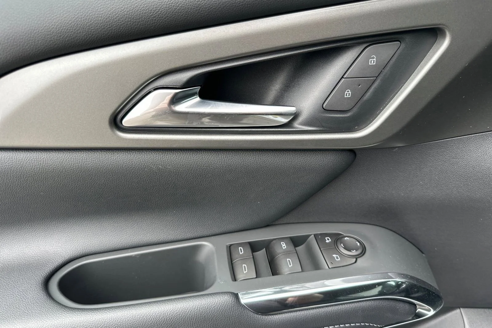 2025 Chevrolet Traverse LT - Photo 11