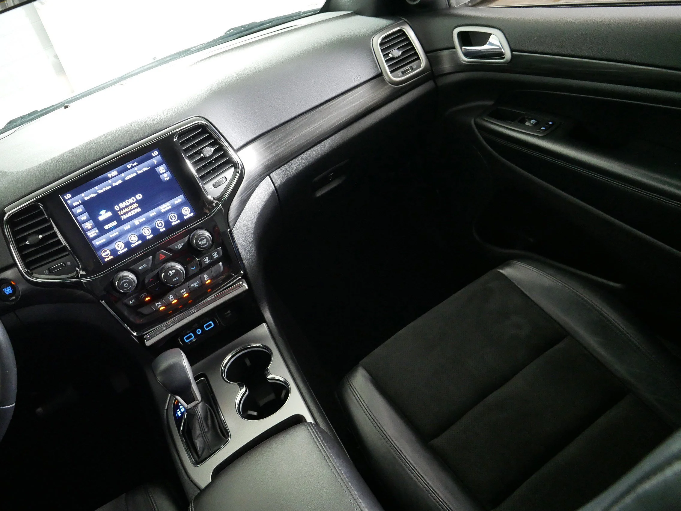 Used 2021 Bright White Clearcoat Jeep Laredo X image 11