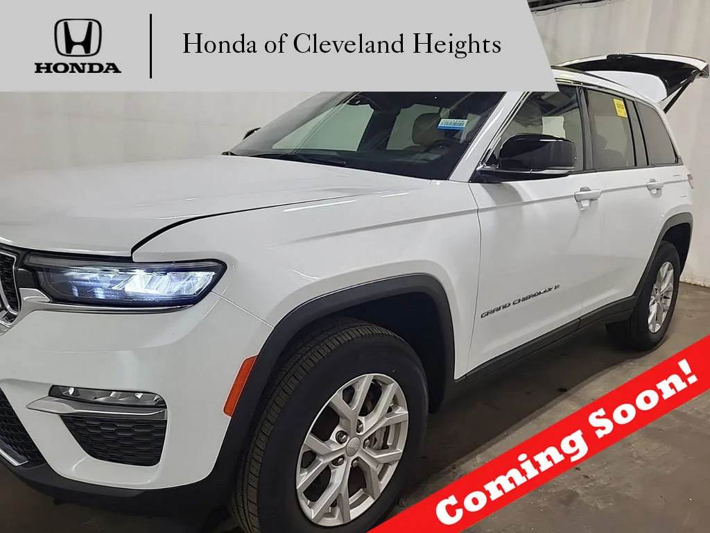 Used 2023 Bright White Clearcoat Jeep Limited image 1