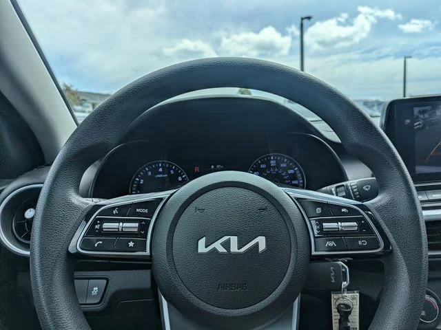 Used 2024 White Kia LXS image 26