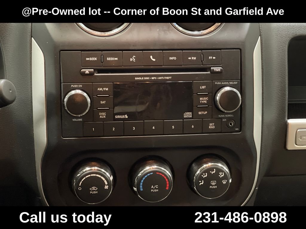 Used 2015 Green Jeep Latitude image 19
