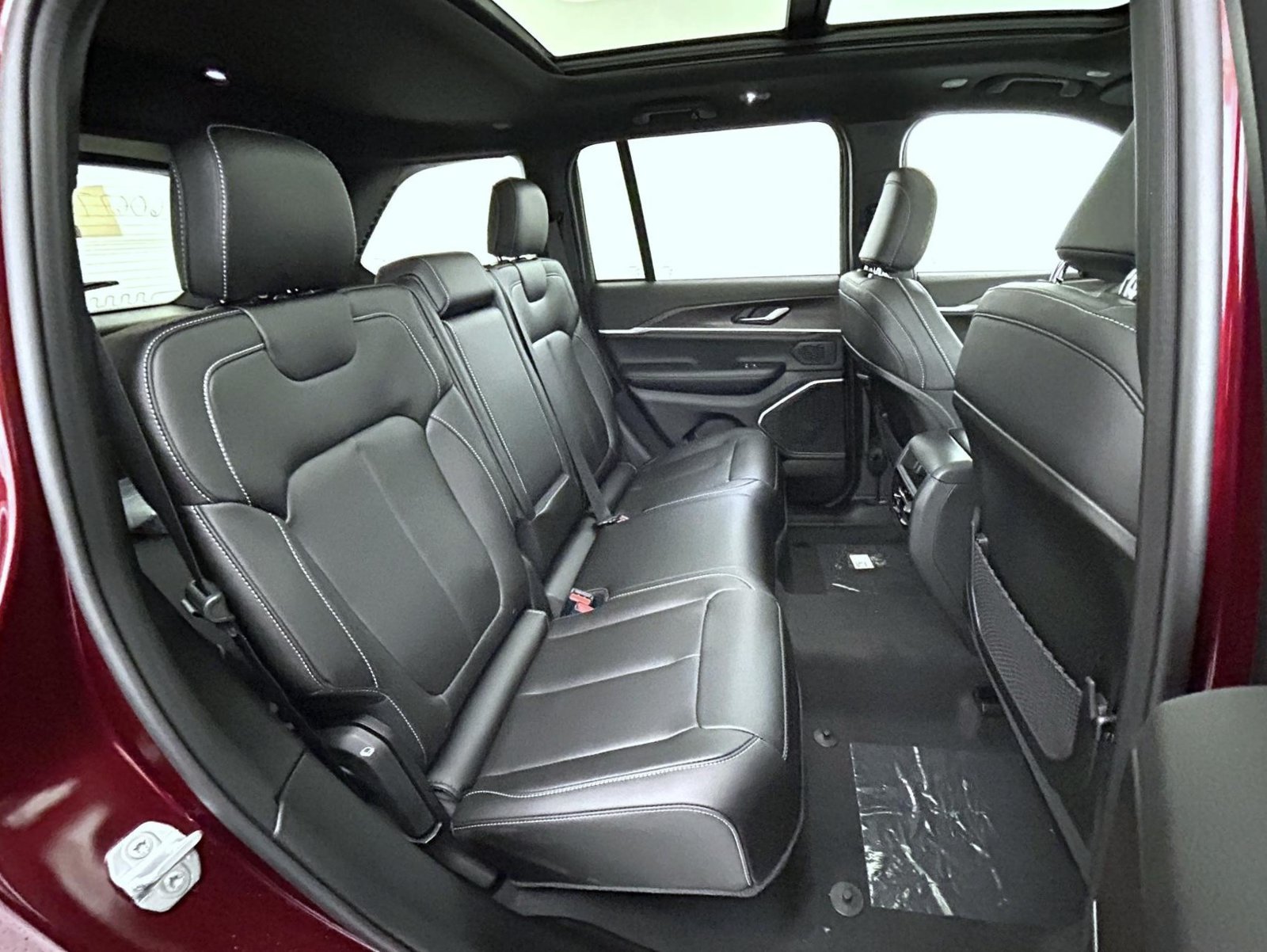 New 2026 Velvet Red Pearl-Coat Exterior Paint Jeep Limited image 18