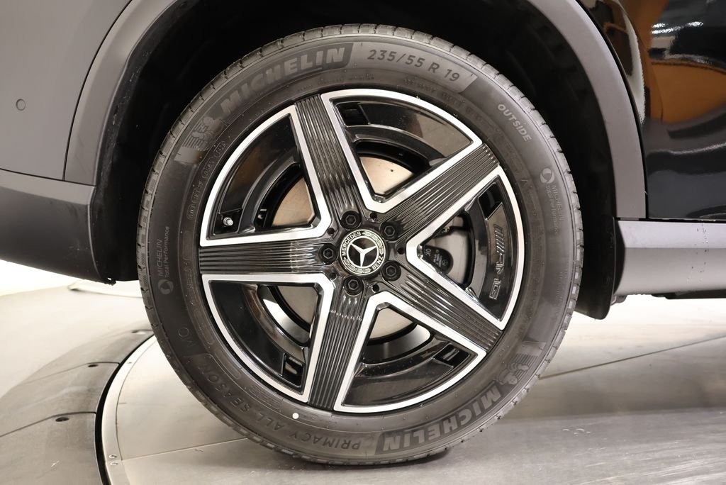 Used 2026 Black Mercedes-Benz GLC 300 image 13