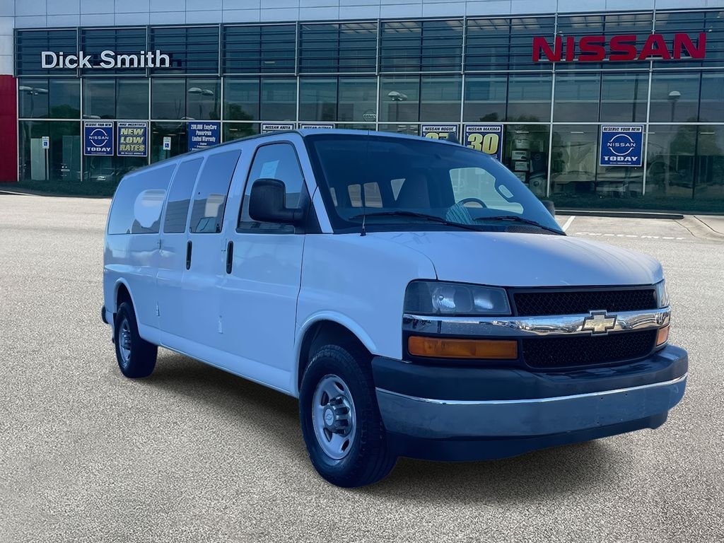 2017 Chevrolet Express 3500 LS Extended's photo