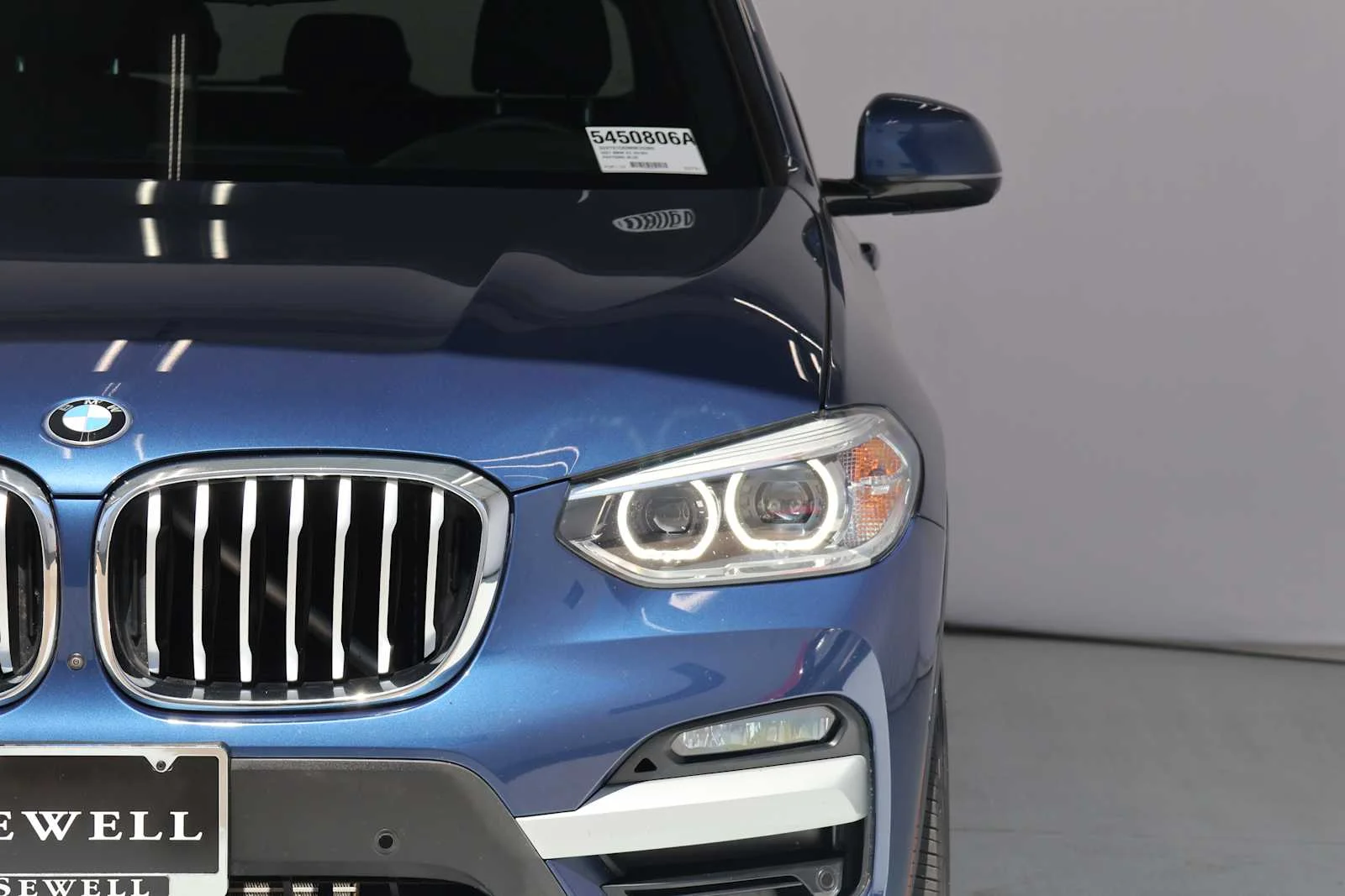 Used 2021 Phytonic Blue Metallic BMW xDrive30e image 4