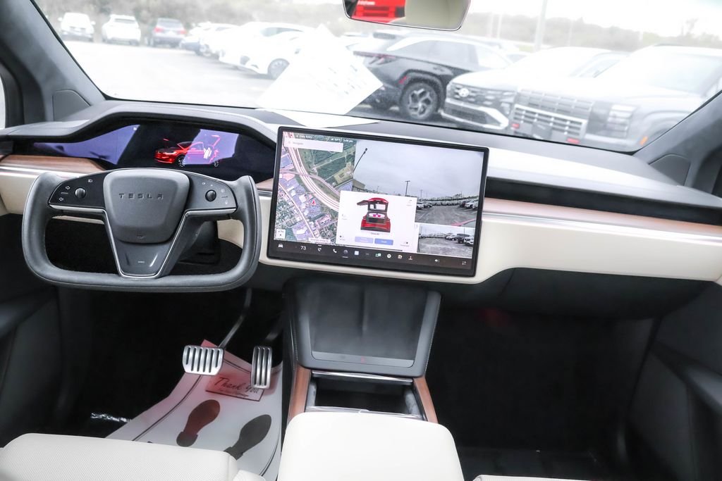 Used 2024  Tesla Base image 20