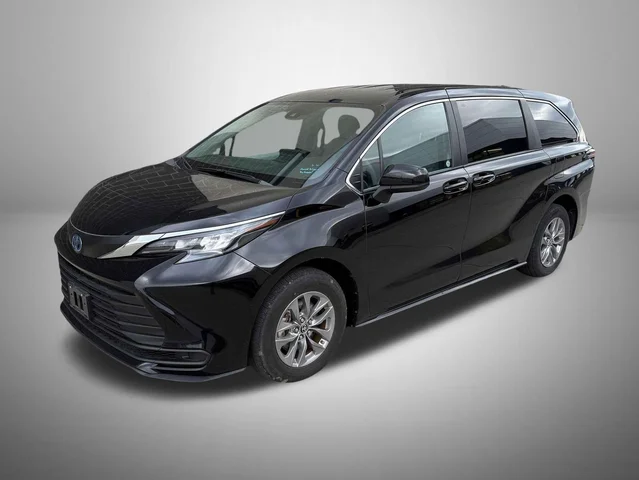 2025 Toyota Sienna LE