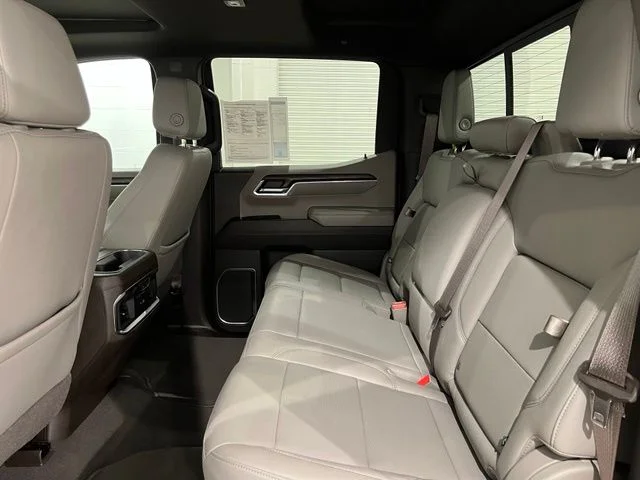 Used 2023 Silver GMC SLT image 16