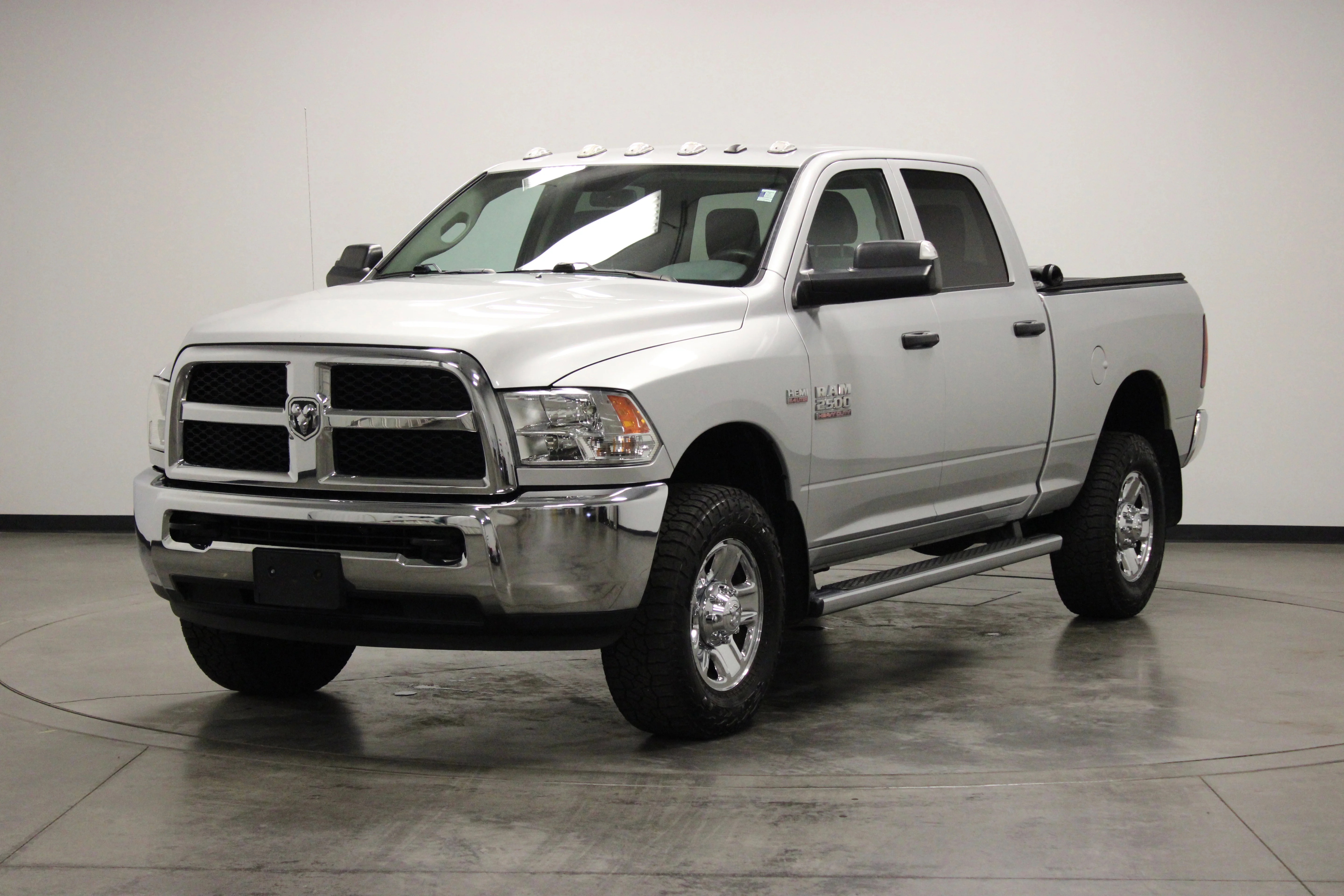 Used 2018 Bright Silver Clearcoat Metallic Ram Tradesman image 4