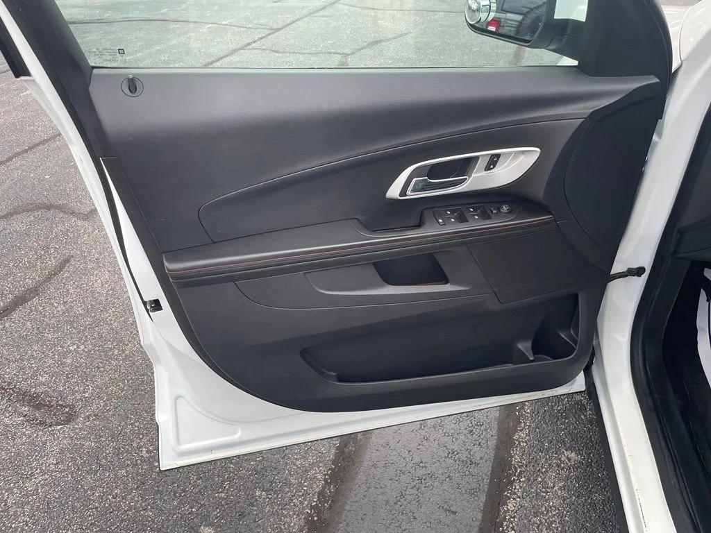 Used 2015 SUMMIT WHITE Chevrolet LT image 11