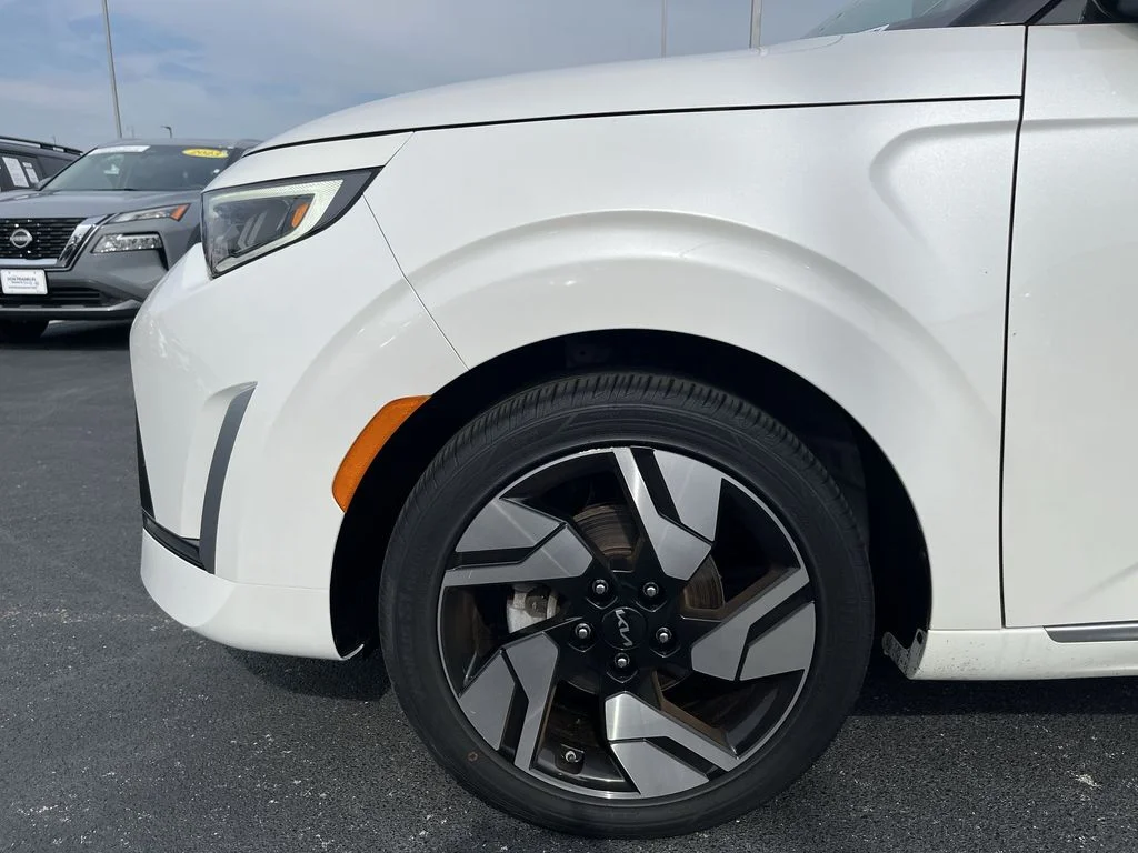 Used 2024 White Kia GT-Line image 16