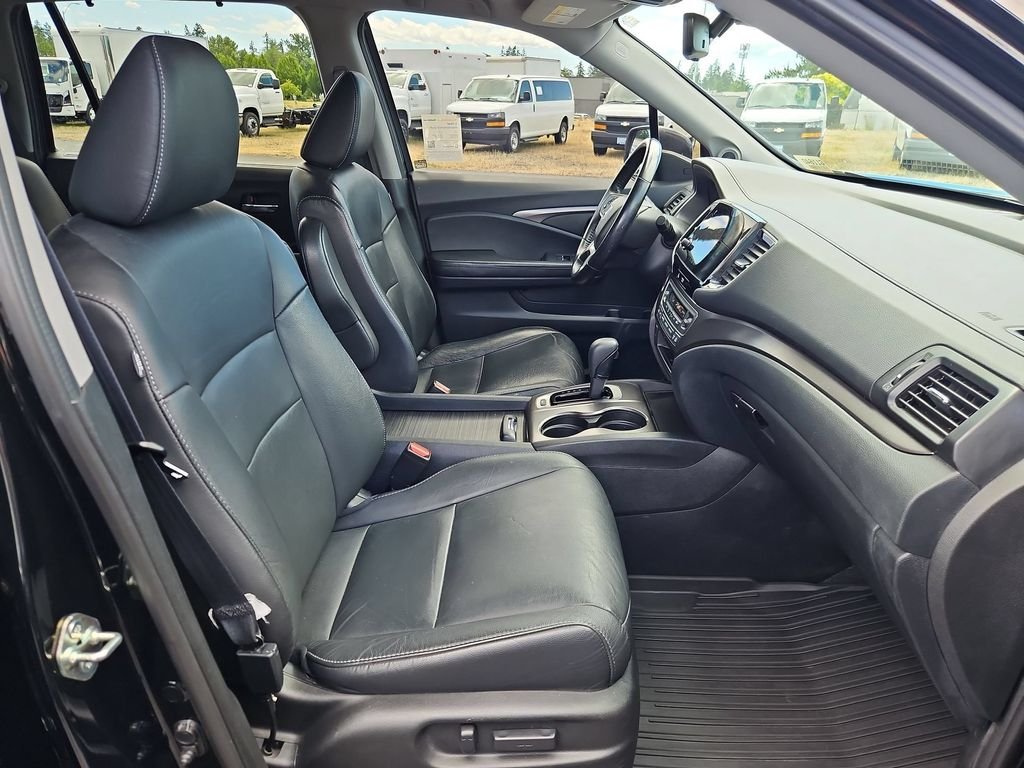 Used 2020 Black Forest Pearl Honda EX-L image 27