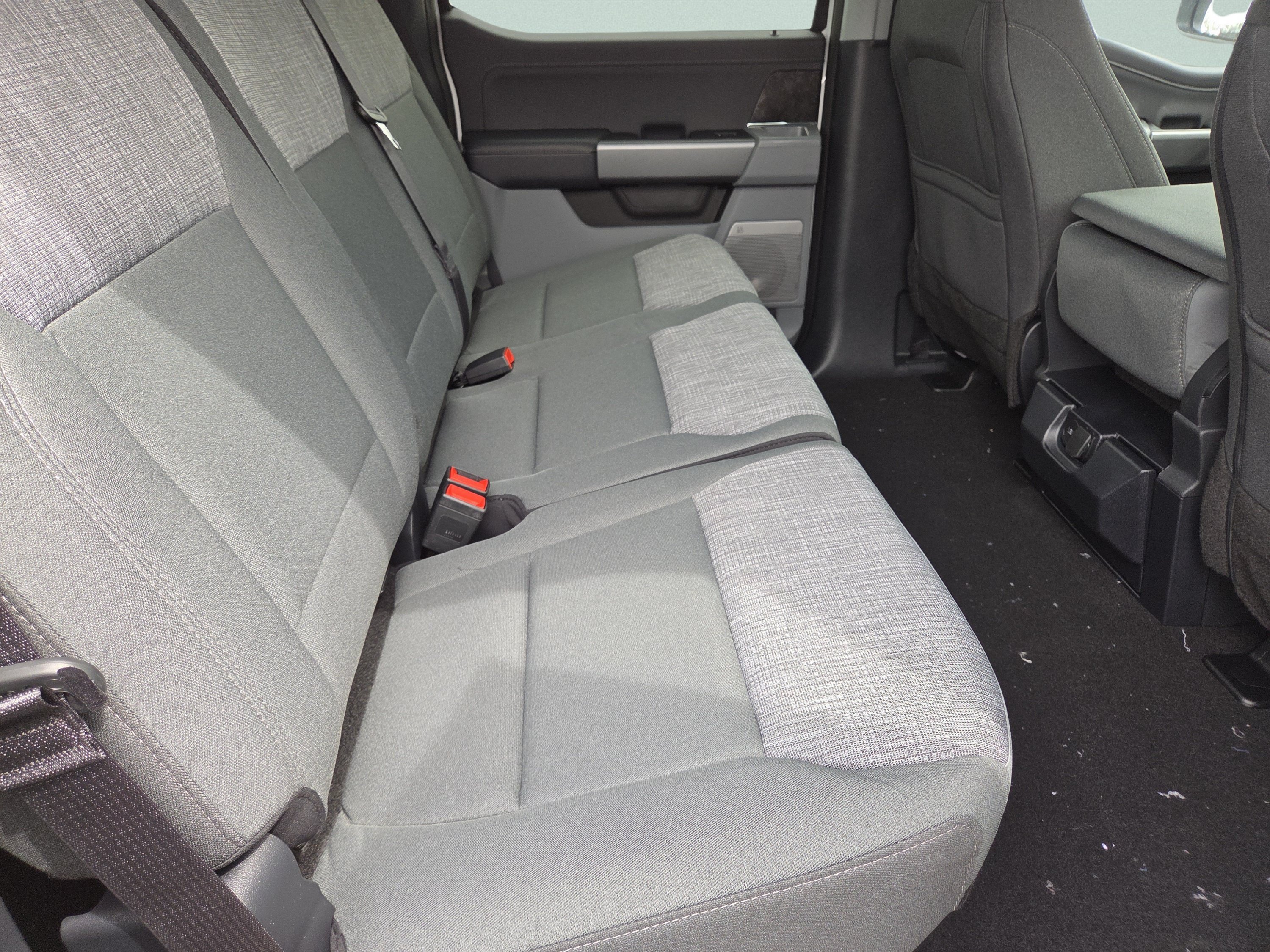 New 2026 Oxford White Ford XLT image 29