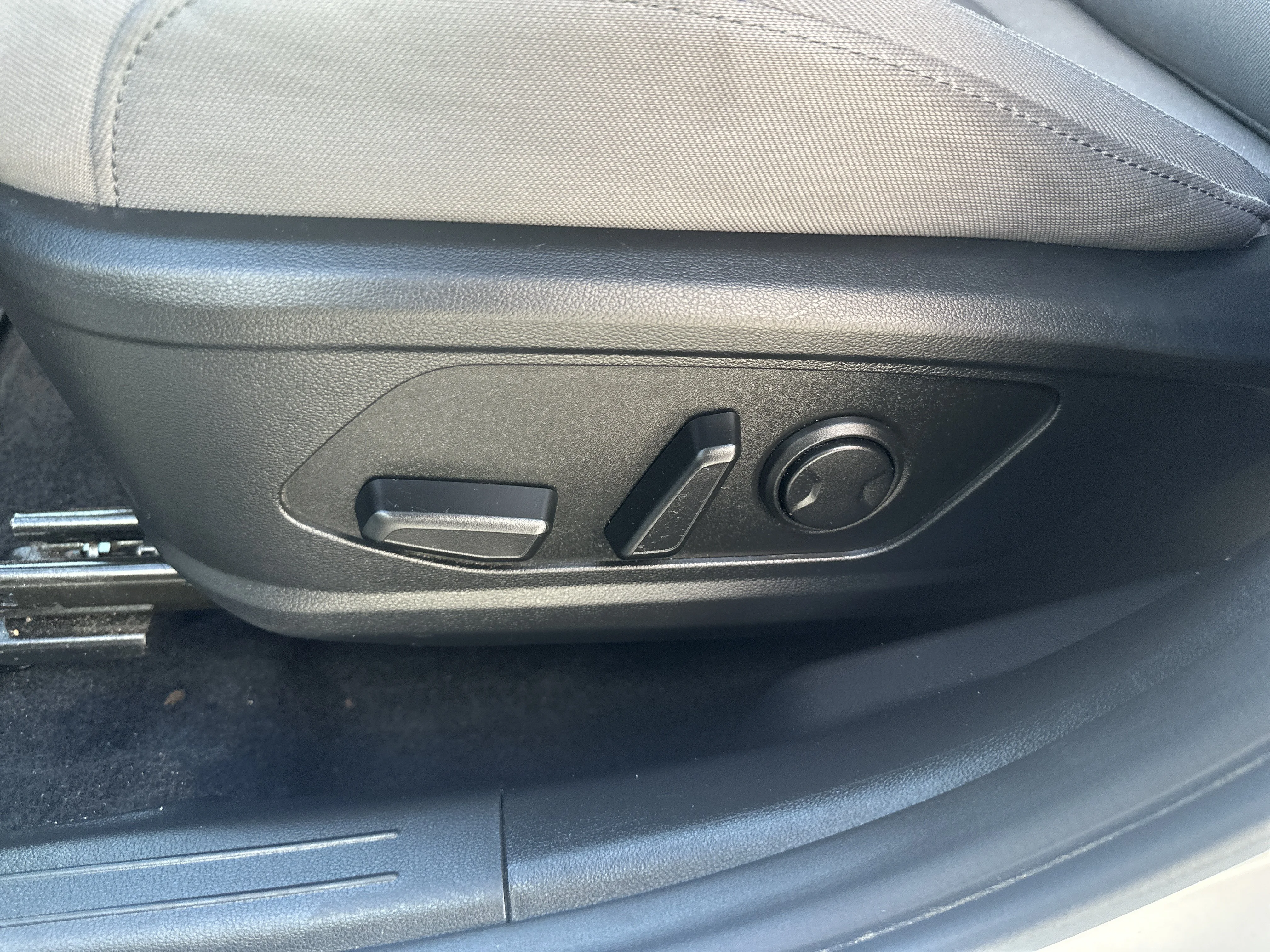 Used 2024 Atlas White Hyundai SEL image 21