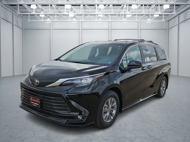 2026 Toyota Sienna XLE 8 Passenger