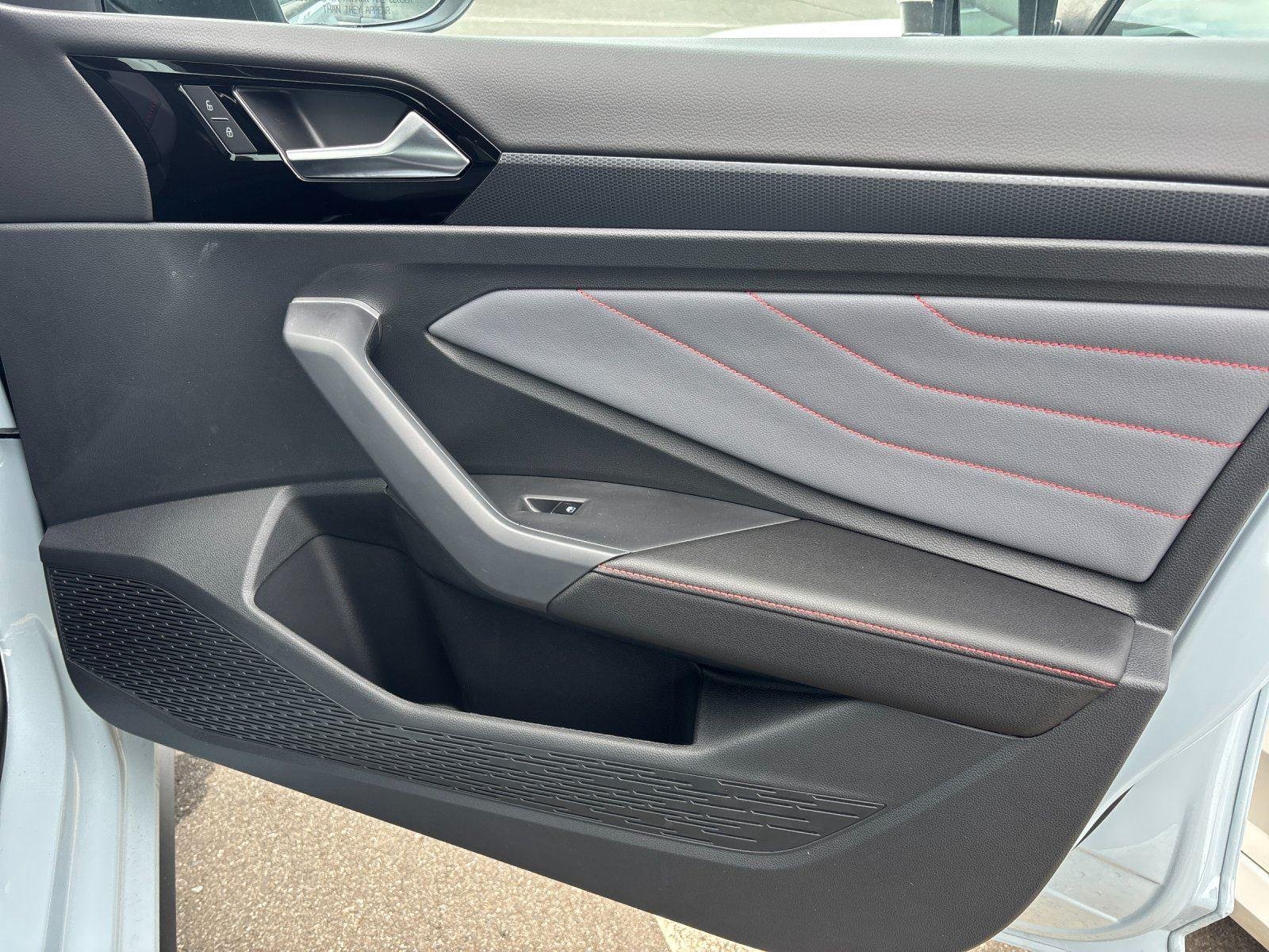 New 2026 Monument Gray w/Deep Black Roof Volkswagen Autobahn image 38