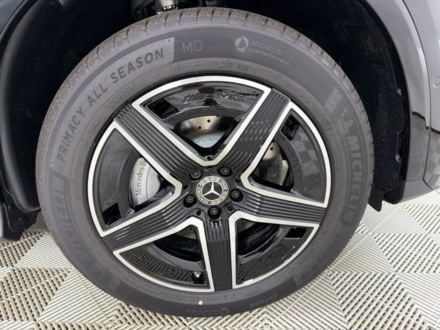 New 2027 Black Mercedes-Benz GLC 300 image 9