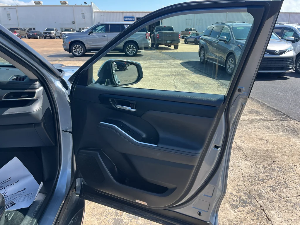 Certified Used 2024 Moon Dust Toyota Hybrid XLE image 19