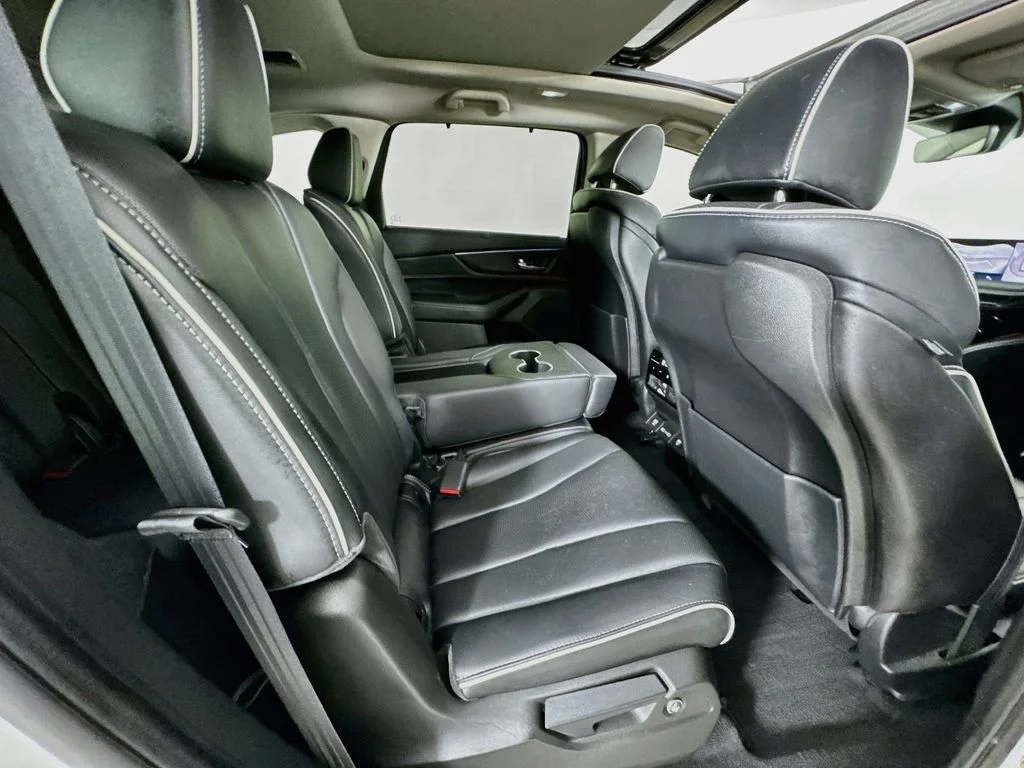 Used 2022 White Acura Advance image 35