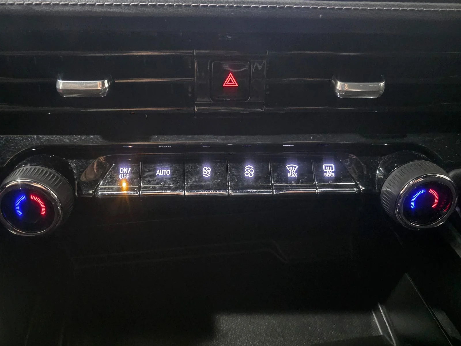 2025 Chevrolet Tahoe LS - Photo 28