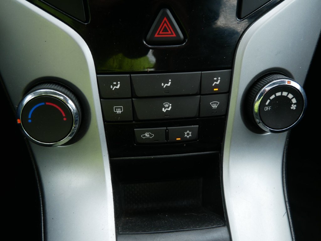 Used 2013 Blue Topaz Metallic Chevrolet 1LT image 24