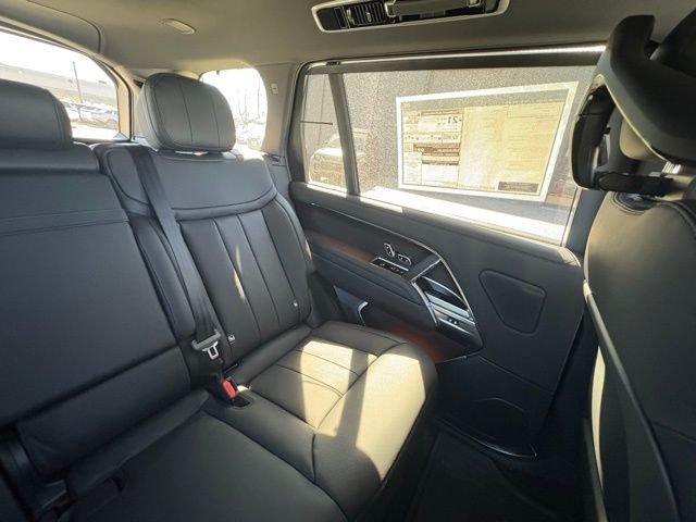 New 2026 Eiger Grey Land Rover SE image 38