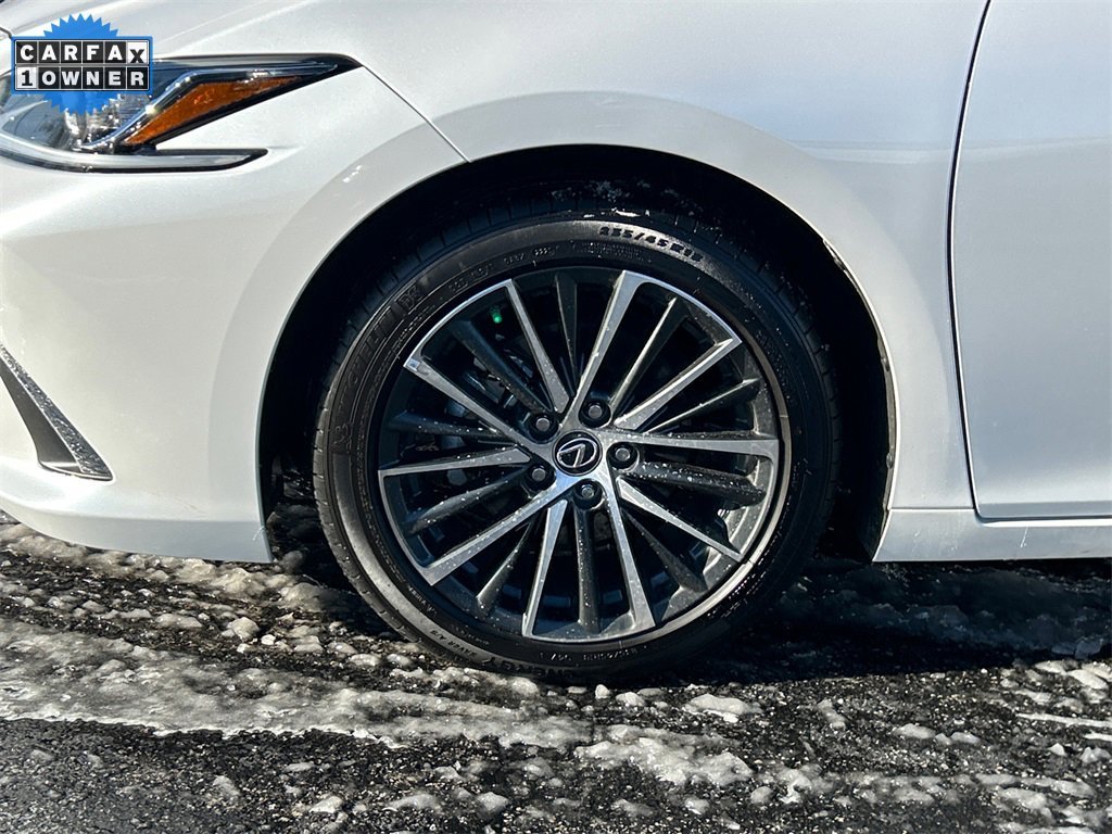 2025 LEXUS ES - Image 10