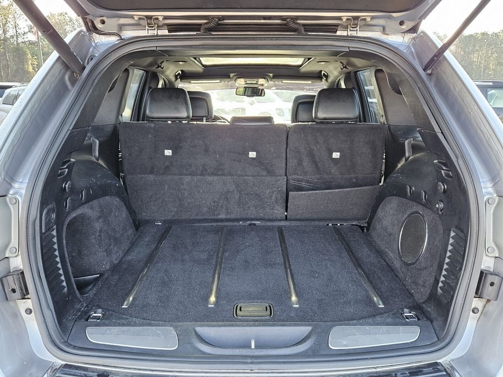Used 2016 Silver Jeep Limited image 11