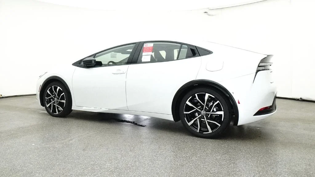 2025 Toyota Prius XSE - Photo 26