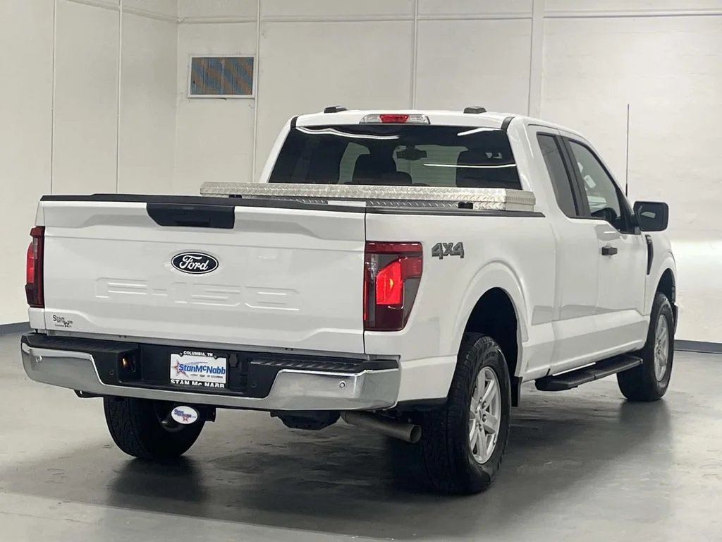 Used 2024 Oxford White Ford XL SUPER CREW 4WD 2.7L V6 1 OWNER image 8