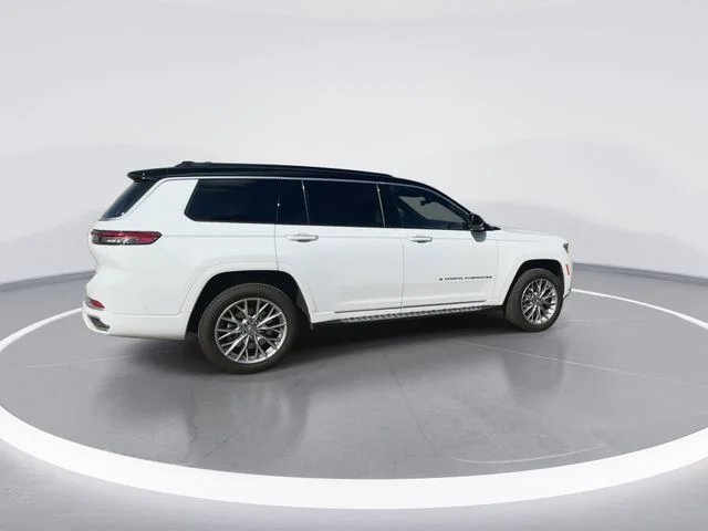 Used 2025 White Jeep Summit image 11