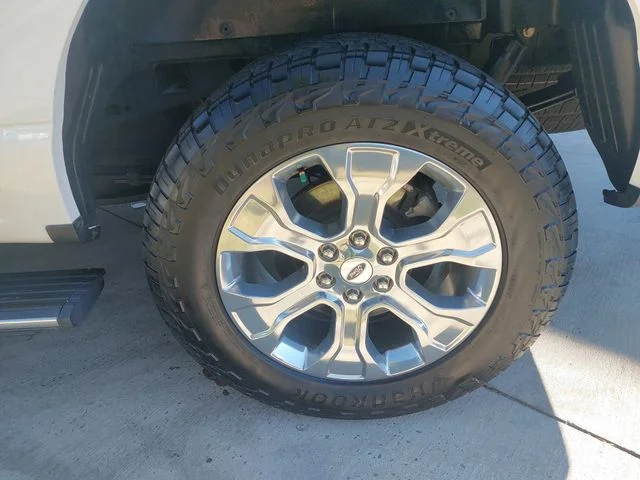 Used 2022 White Ford Platinum image 32
