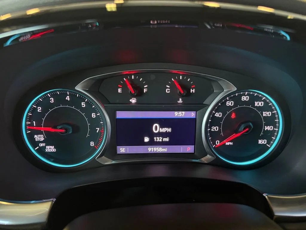 Used 2022 SILVER ICE METALLIC Chevrolet RS image 19