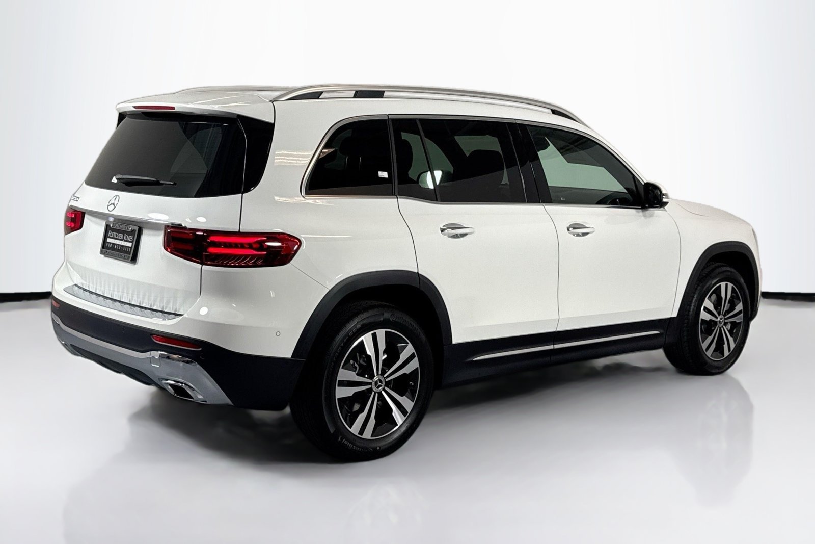 New 2026 Polar White Mercedes-Benz GLB 250 image 5