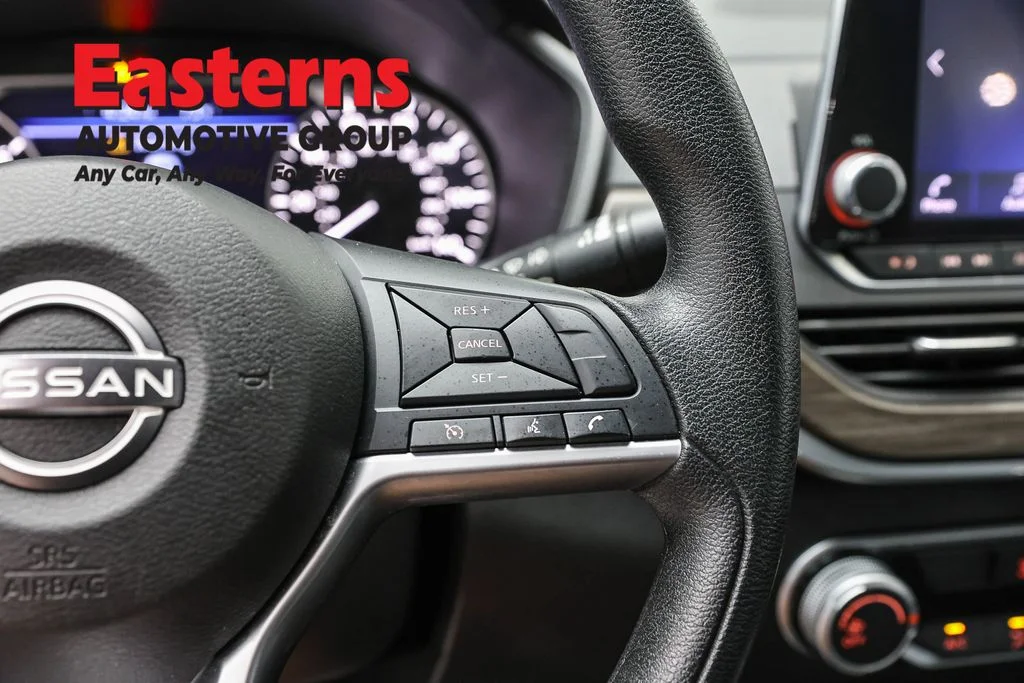 Used 2023 Gray Nissan 2.5 SV image 16