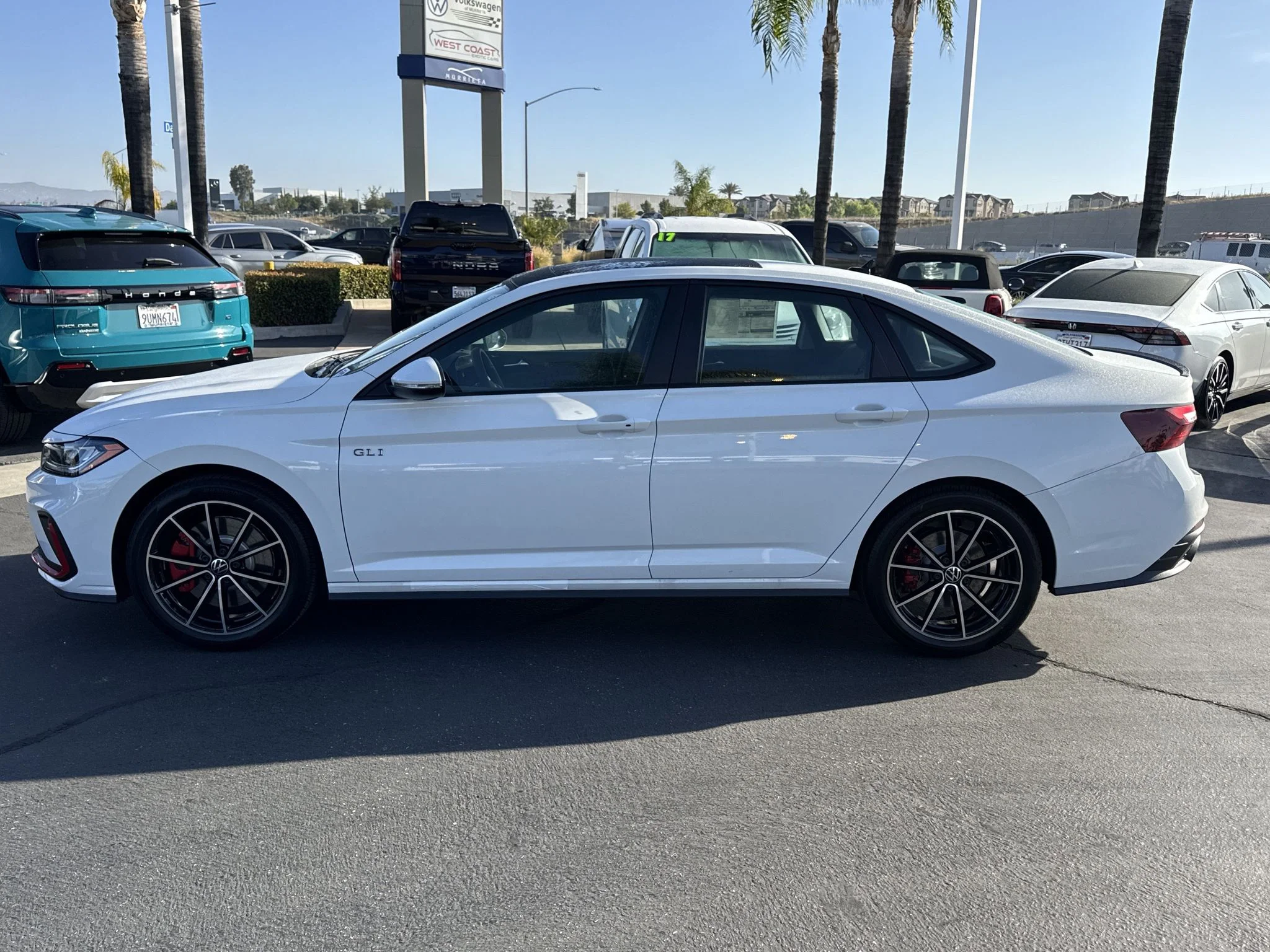 New 2026 Pure White Volkswagen Autobahn image 5