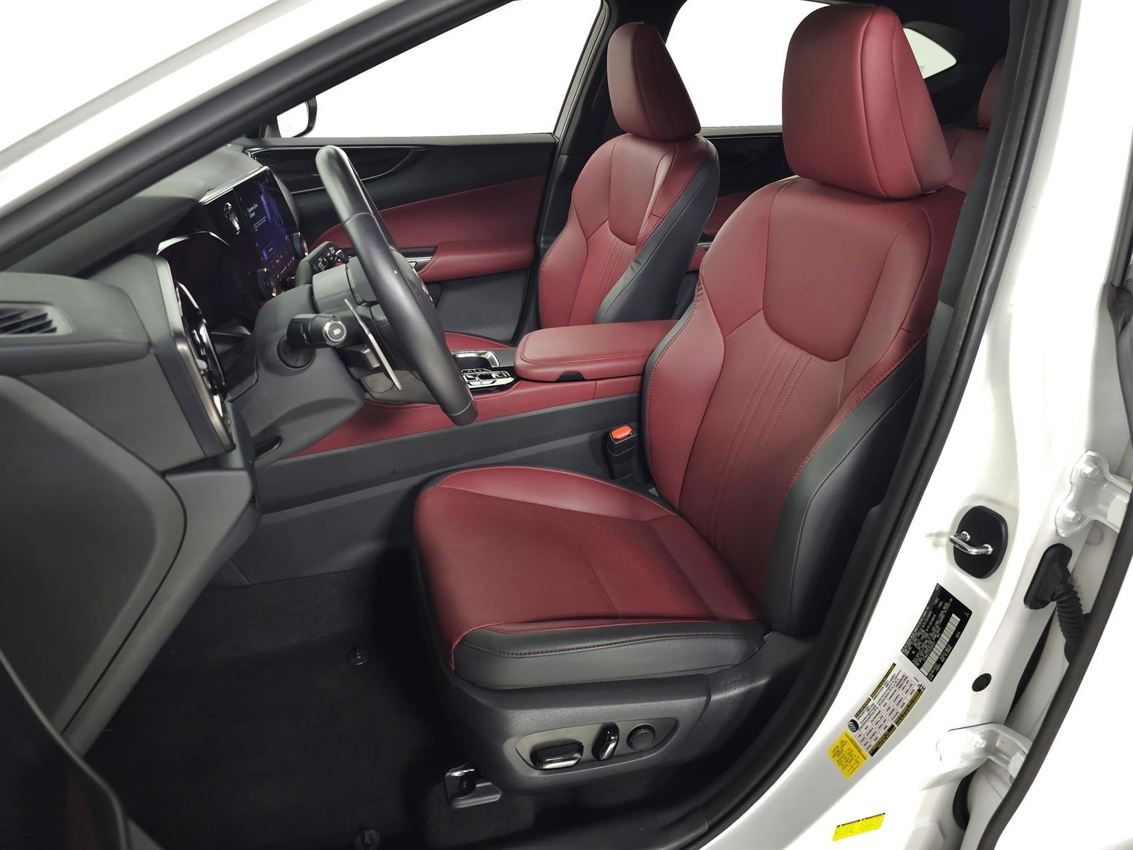 Certified Used 2025 White Lexus  image 18