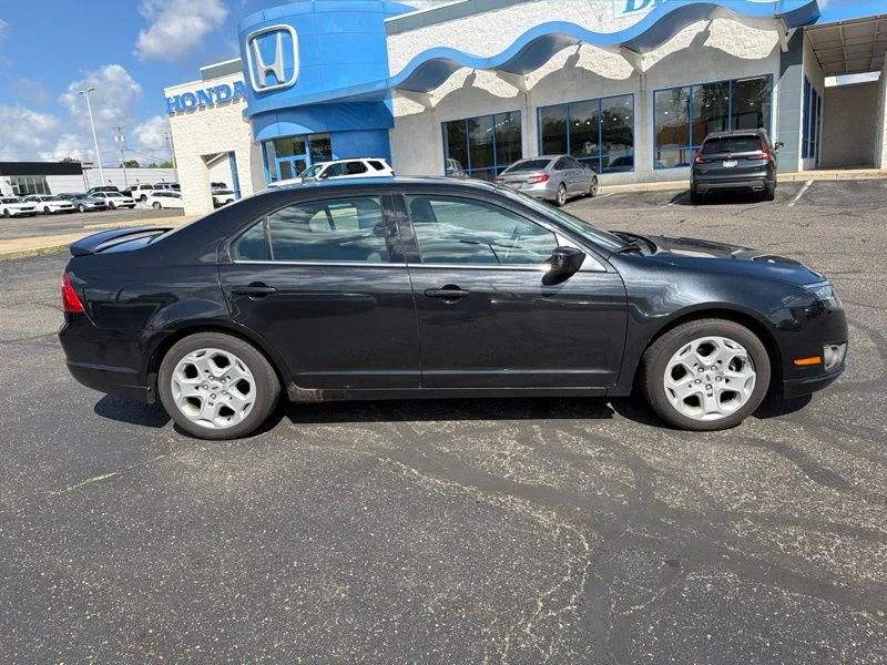 Used 2011 Black Ford SE image 8