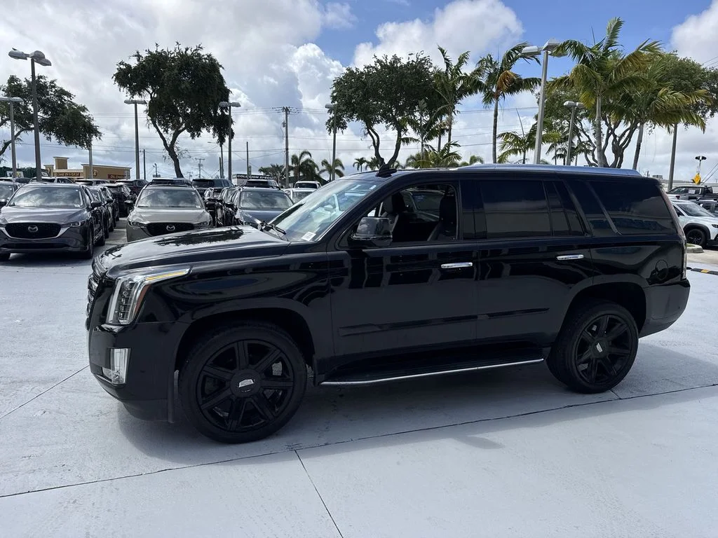 Used 2020 Black Raven Cadillac Luxury image 10